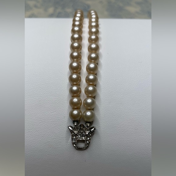 Trifari Double Strand Faux Pearl Beacelet - Picture 4 of 6